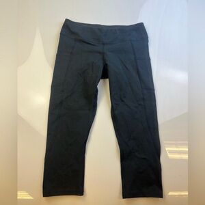 Like New PACT Pocket Capri Legging Women’s M